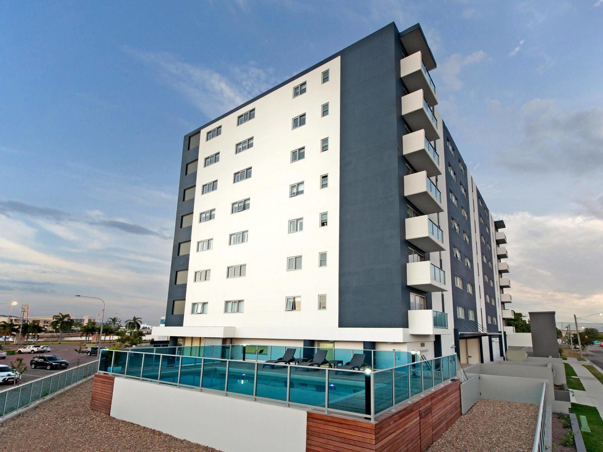 Allure Hotel & Apartments Townsville Exterior foto